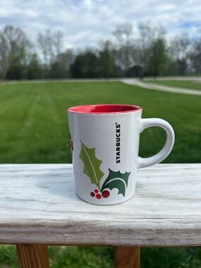 Starbucks Christmas Holly Leaf and Berry 9 oz Coffee Mug | White w/Gr & Red 2011